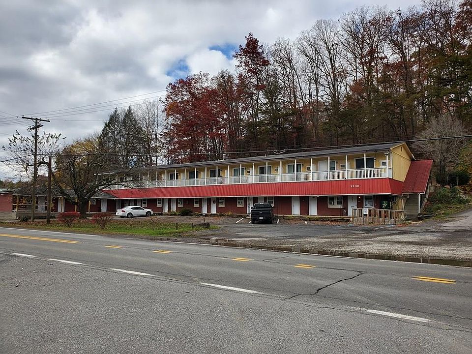 1st image of 3200 Court St