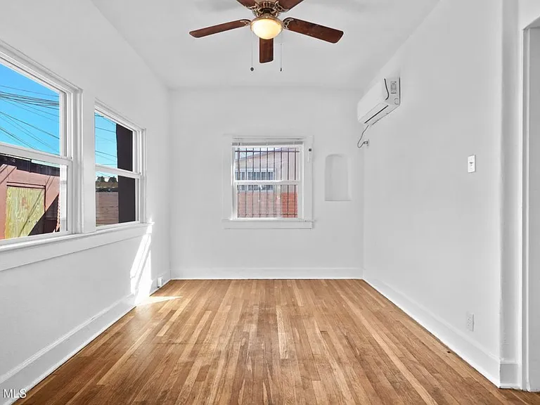 1018 Brown St #B — Photo 7