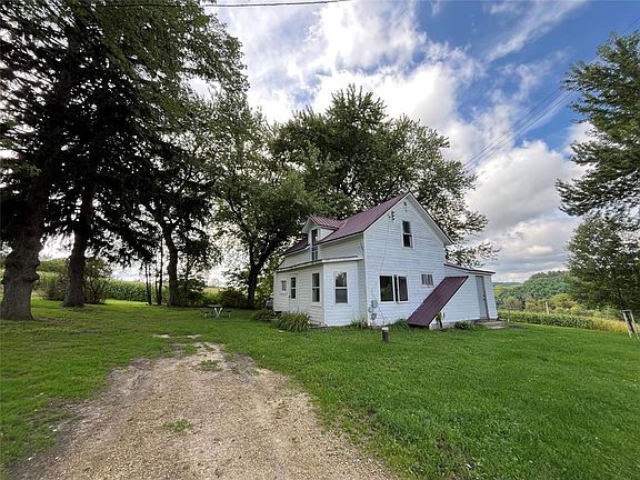 2nd image of W16717 Holmen Road