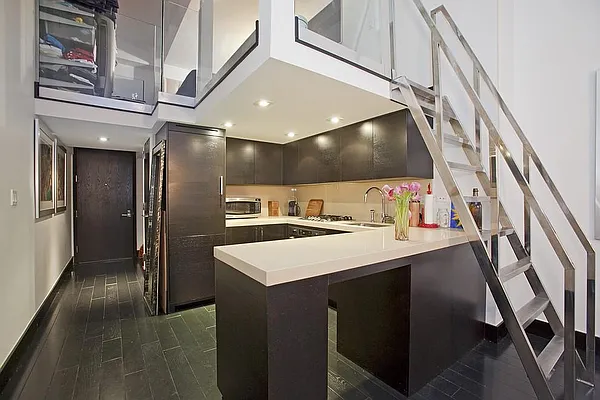 Rented by Keller Williams NYC | media 32