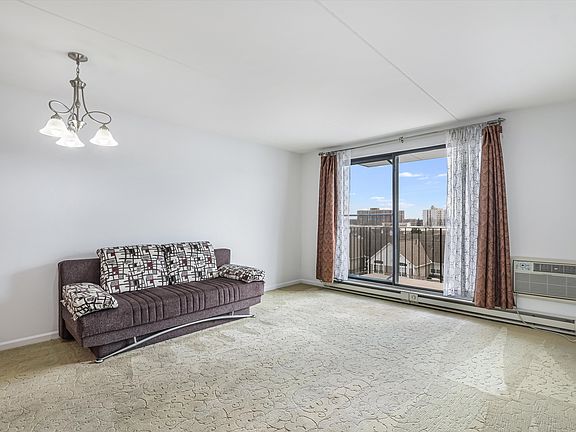 5th image of 9078 W Heathwood Dr Unit 5