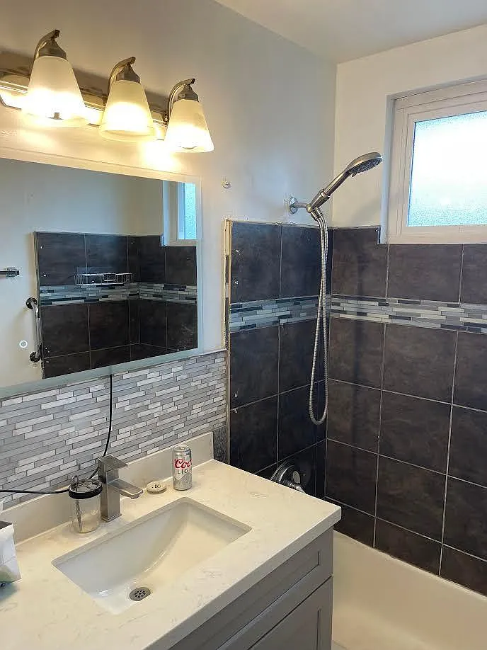 3 bed, 1180 sqft, $3,398 — Photo 3