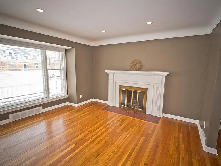 1433 Henrietta St — Photo 4