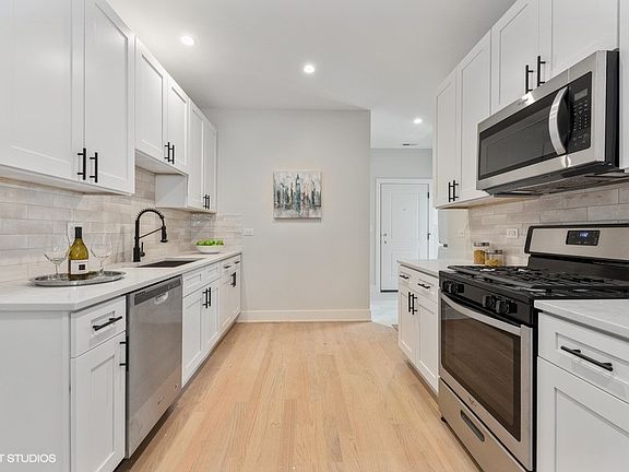 2nd image of 6325 N Richmond St #3S