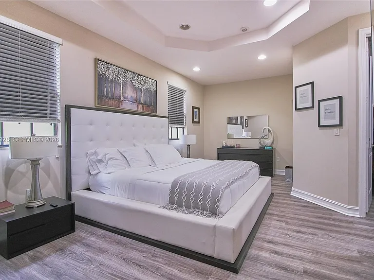 129 Riverwalk Cir E — Photo 18