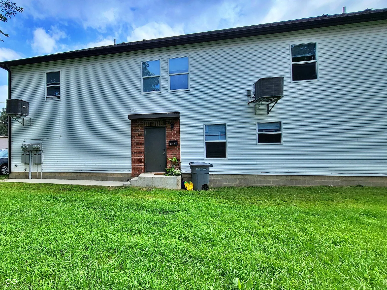 2 bed, 1.5 bath, 1728 sqft, $1,400 — Photo 2