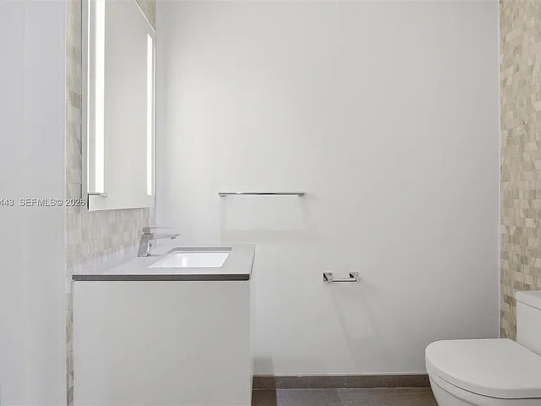 68 SE 6th St #2702 — Photo 45