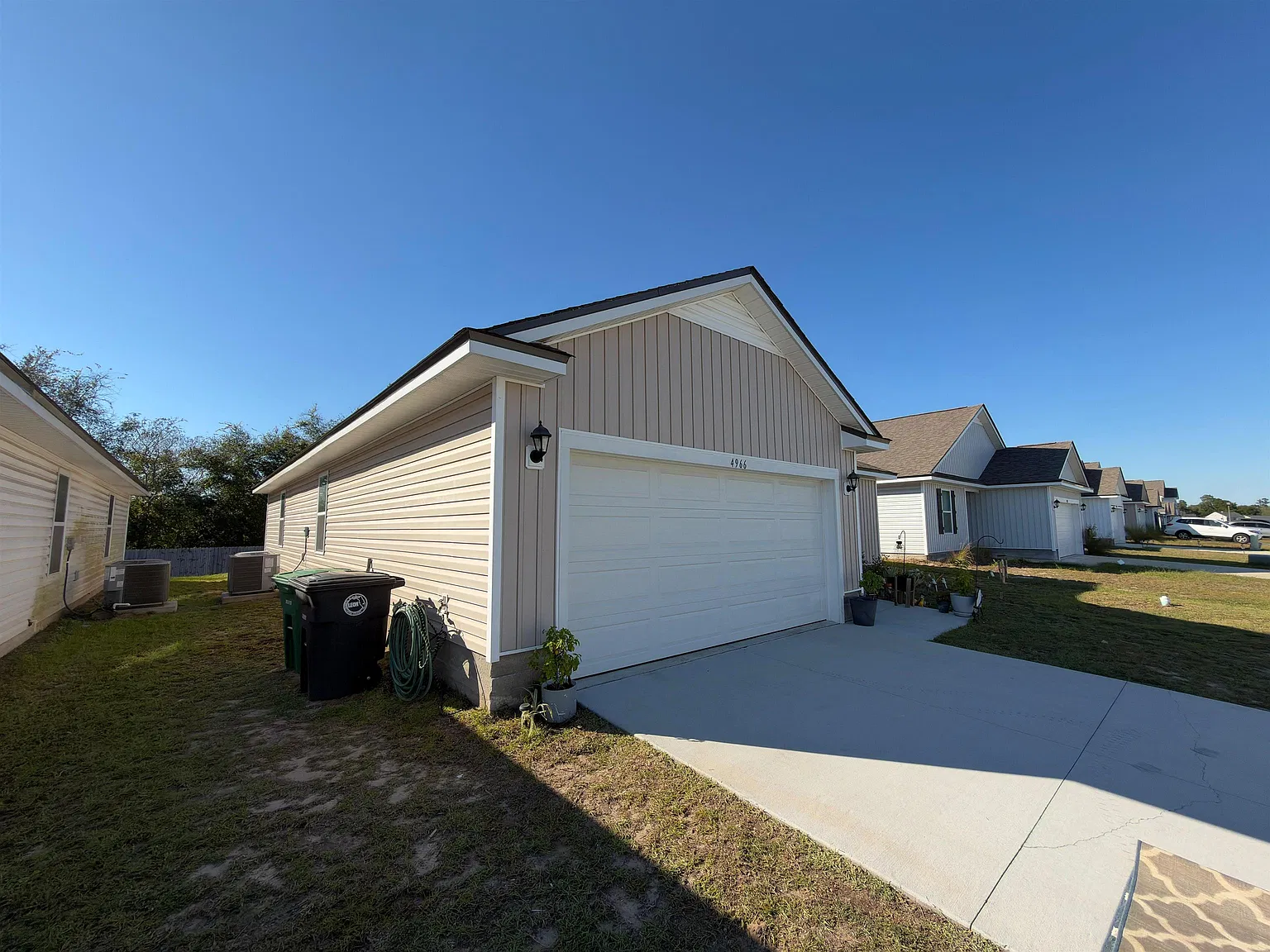 3 bed, 1568 sqft, $2,400 — Photo 3