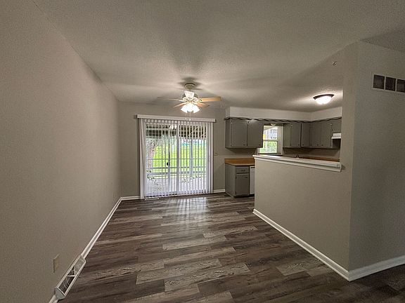 3rd image of 6928 NW 76th Pl