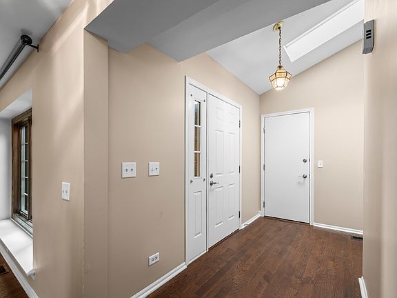 5th image of 1554 N Windsor Dr #0