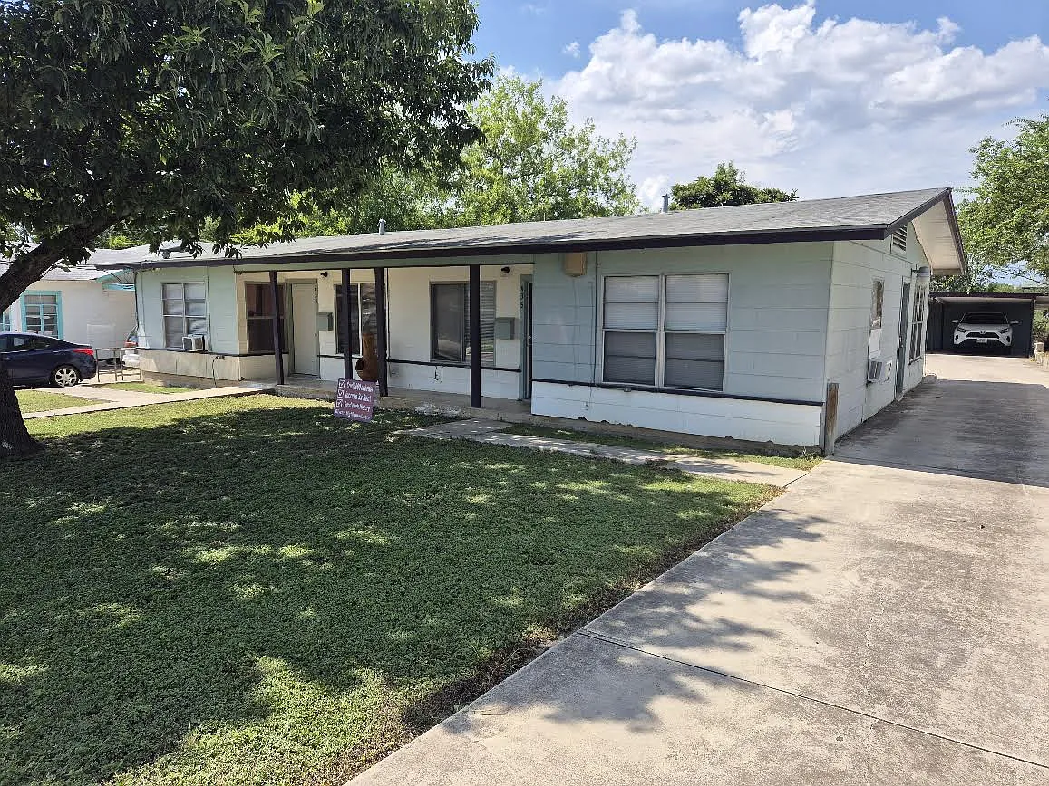 2 bed, 750 sqft, $949 — Photo 1