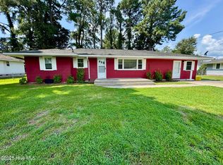 106 Farm Dr, Elizabeth City, NC 27909