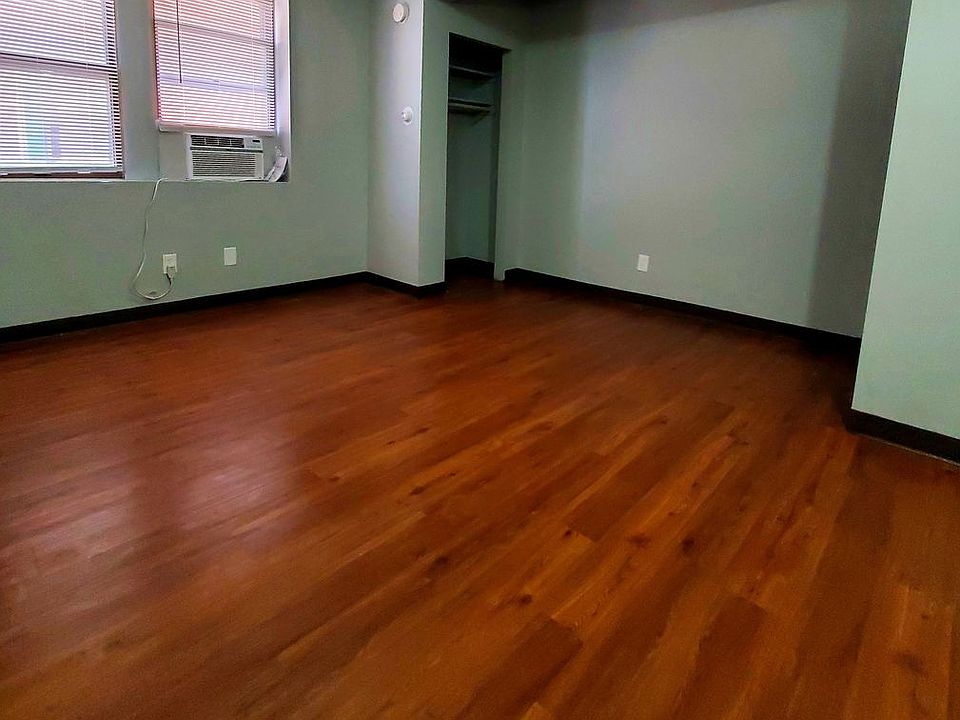 2nd image of 2209 Jones St #22092H