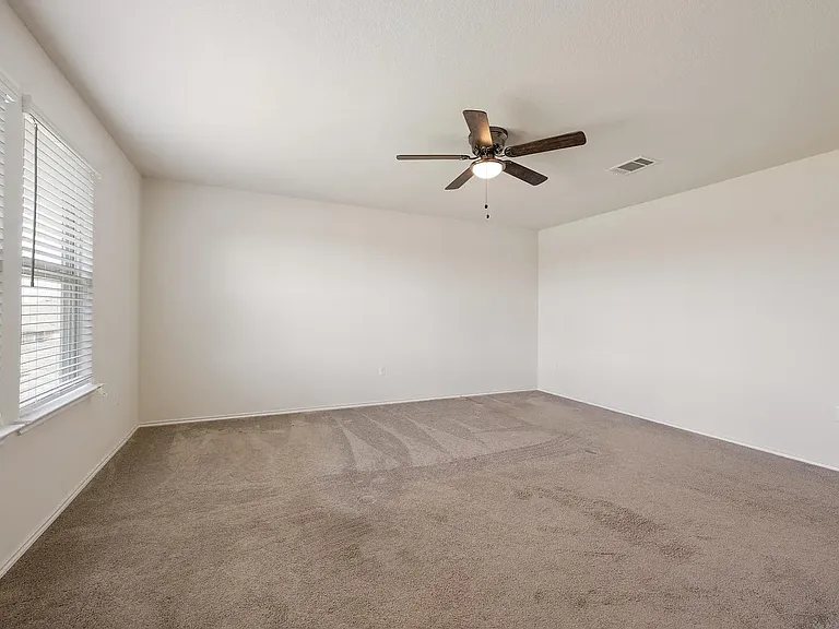 110 Russet Trl — Photo 16