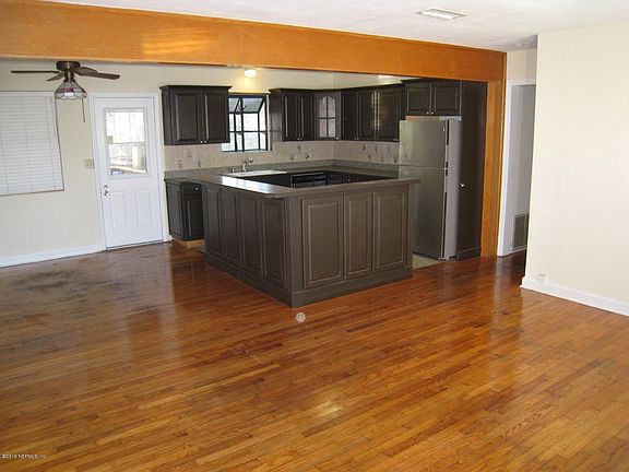 3rd image of 2268 Hirsch Ct