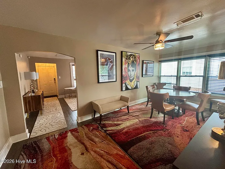 204 Ellis St — Photo 9