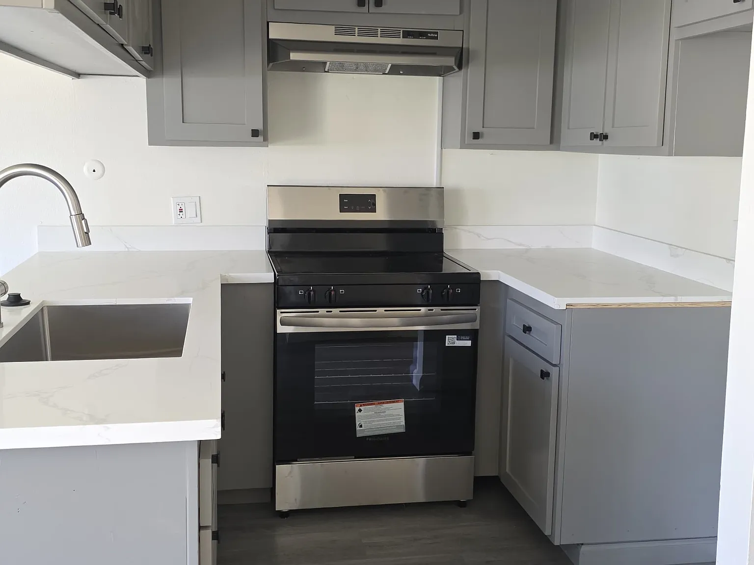 1 bed, 600 sqft, $2,200 — Photo 2