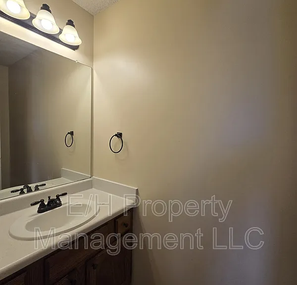 4462 S Elizabeth Ave — Photo 5