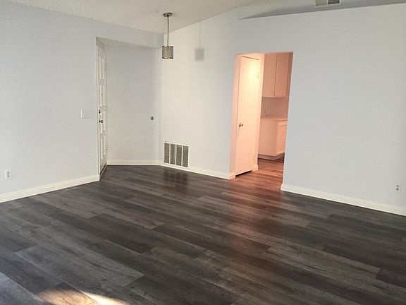 5th image of 24391 Oakridge Cir