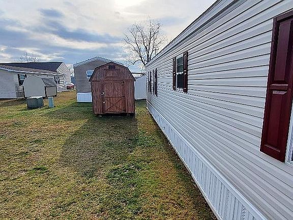3rd image of 233 Rolling Hills Vlg