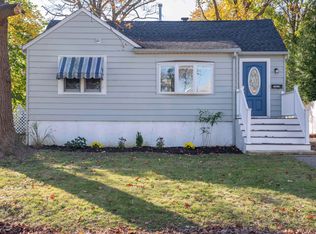 1132 Woodmere Dr, Keyport, NJ 07735