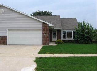 3565 N Terri Ln, Appleton, WI 54914