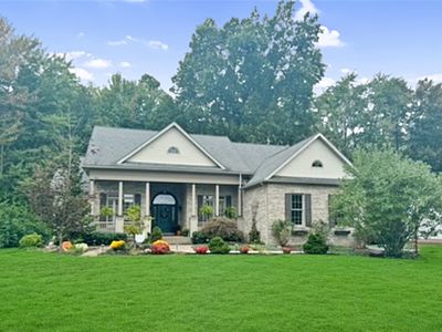 3335 Long Branch Dr, New Castle, PA, 16105