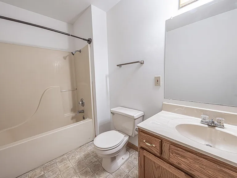 4020 N Christopher Ct — Photo 13
