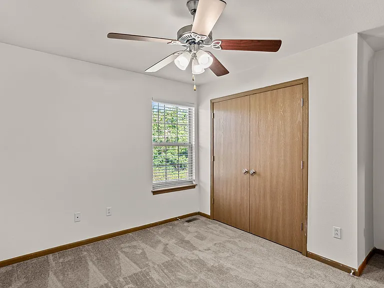 701-703 Glenstone Dr. — Photo 35