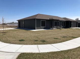 2105 E 36th St, Kearney, NE 68847