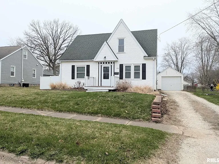 304 Redbud Dr — Photo 3