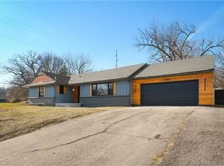 3420 S Shady Bend Dr, Independence, MO 64052