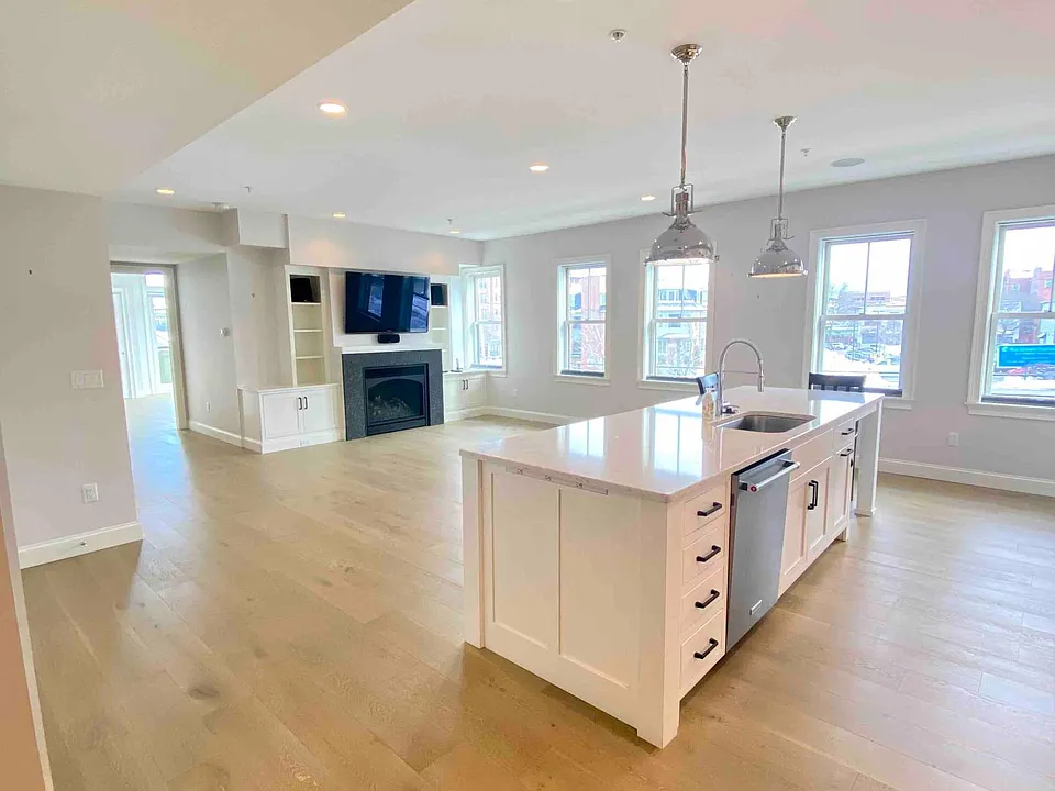 40 Bridge St #4