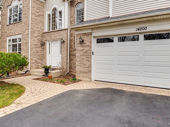 2nd image of 14200 Oakwood Ct