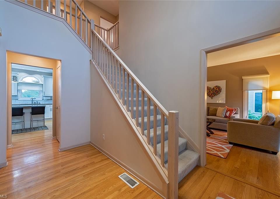 め*め様 house on the hill 90cm 90 W Orange Hill Cir, Orange, OH 44022 | Zillow