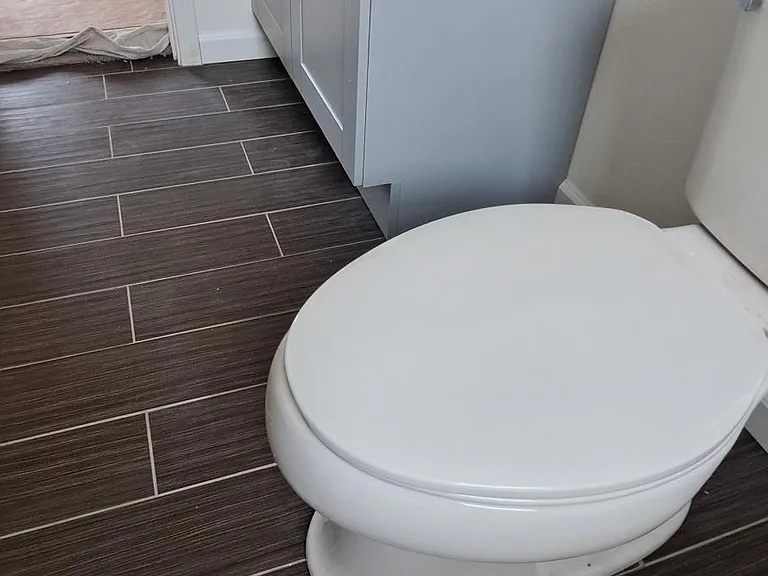 New flooring & Bathroom Vanity