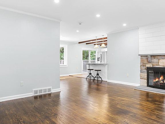 3rd image of 4130 Chichester Ave