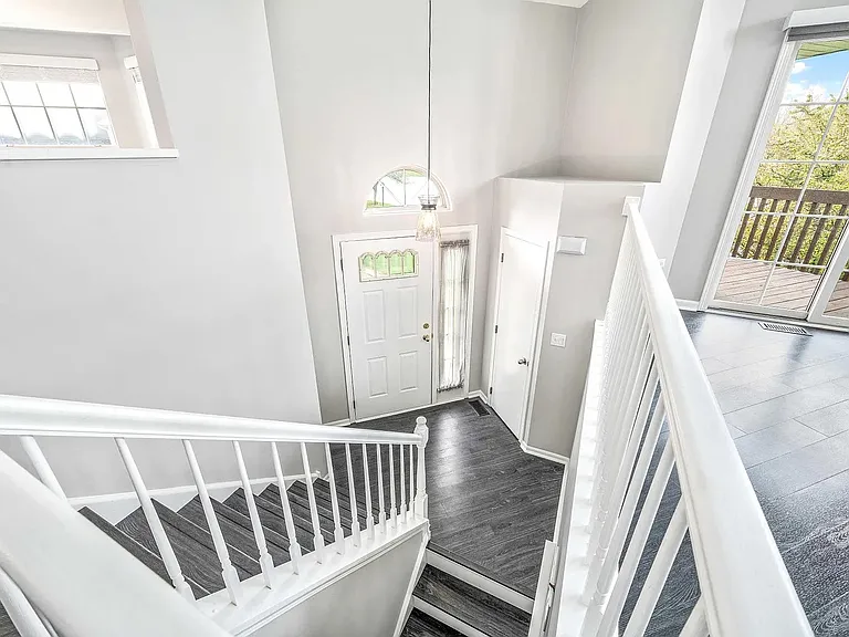 13843 Cambridge Cir — Photo 8