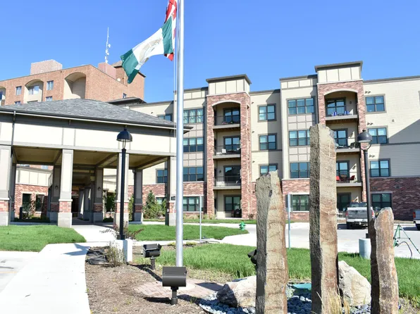 2205 Green Hills Dr #1403, Ames, IA 50014