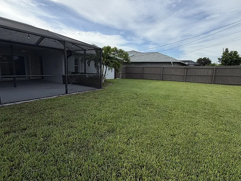 4140 SW 6th Pl — Photo 20