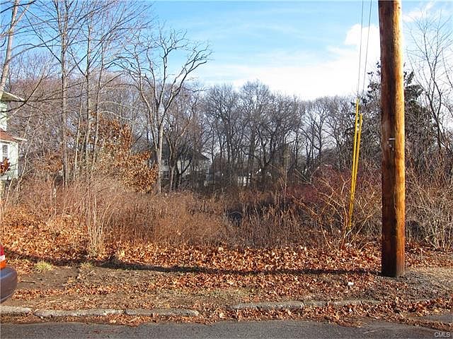 2nd image of 38 Park Cir
