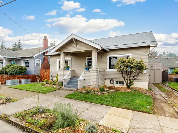 1004 6th St, Oregon City, OR 97045