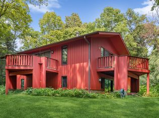 1204 Woodland Trl, Northfield, MN 55057
