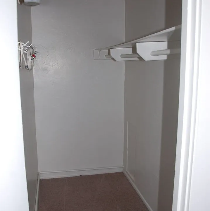 Building Photo 5