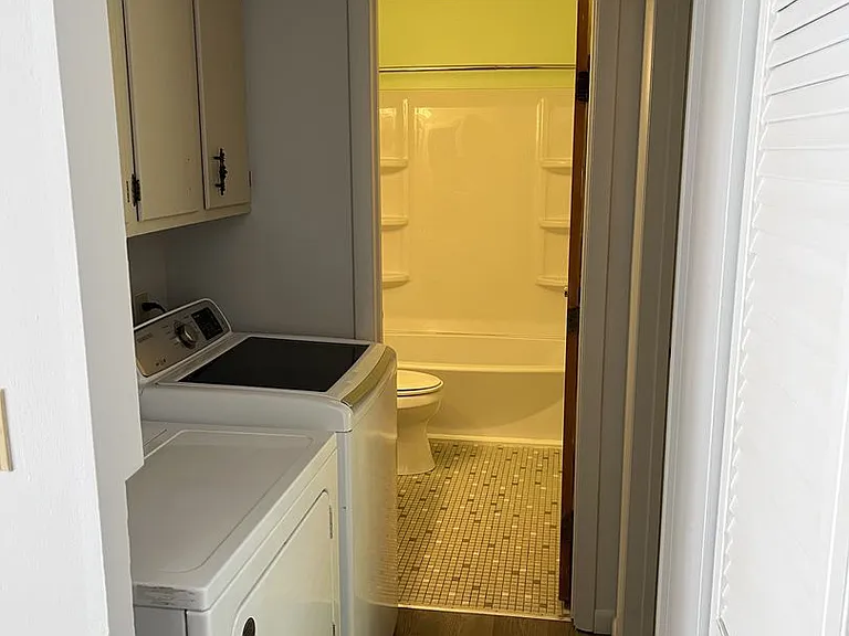 8 Cedar Gln N #1 — Photo 10
