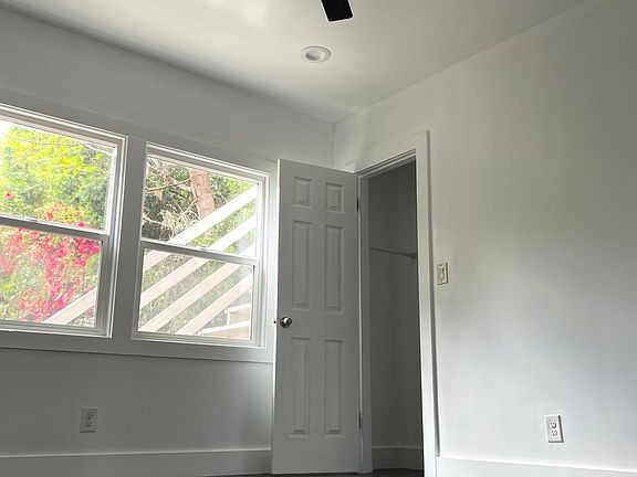 5th image of 1903 Ivar Ave