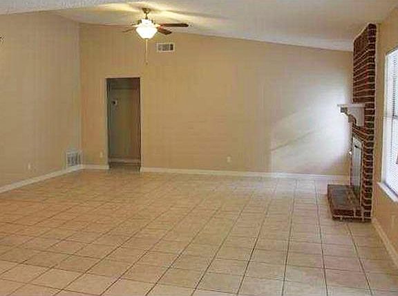 4th image of 11214 Blackmoor Dr