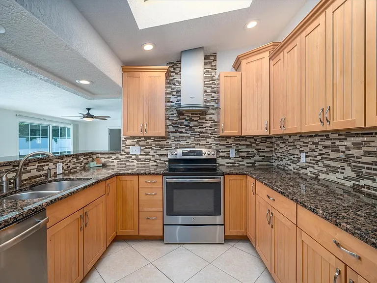 990 Windsong Way — Photo 12