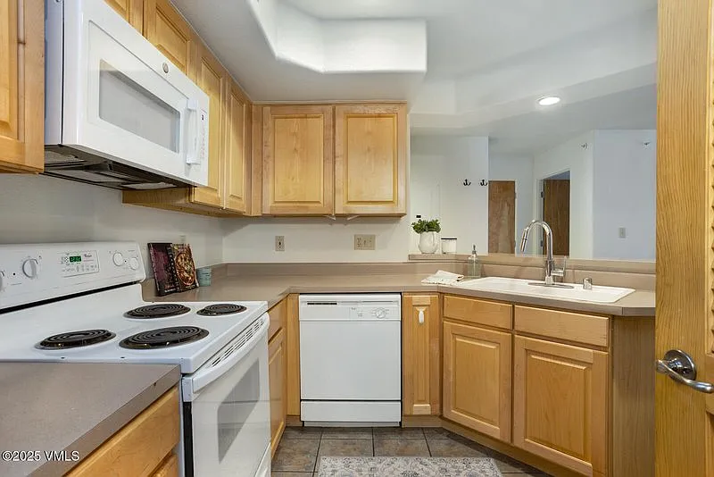 2 bed, 1029 sqft, $2,750 — Photo 4
