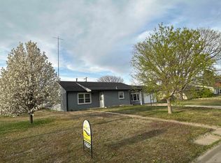 807 E 2nd St, Russell, KS 67665
